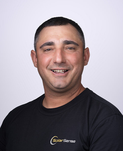 Portrait von Gustav Doza, Solar Installateur bei ControlSense GmbH